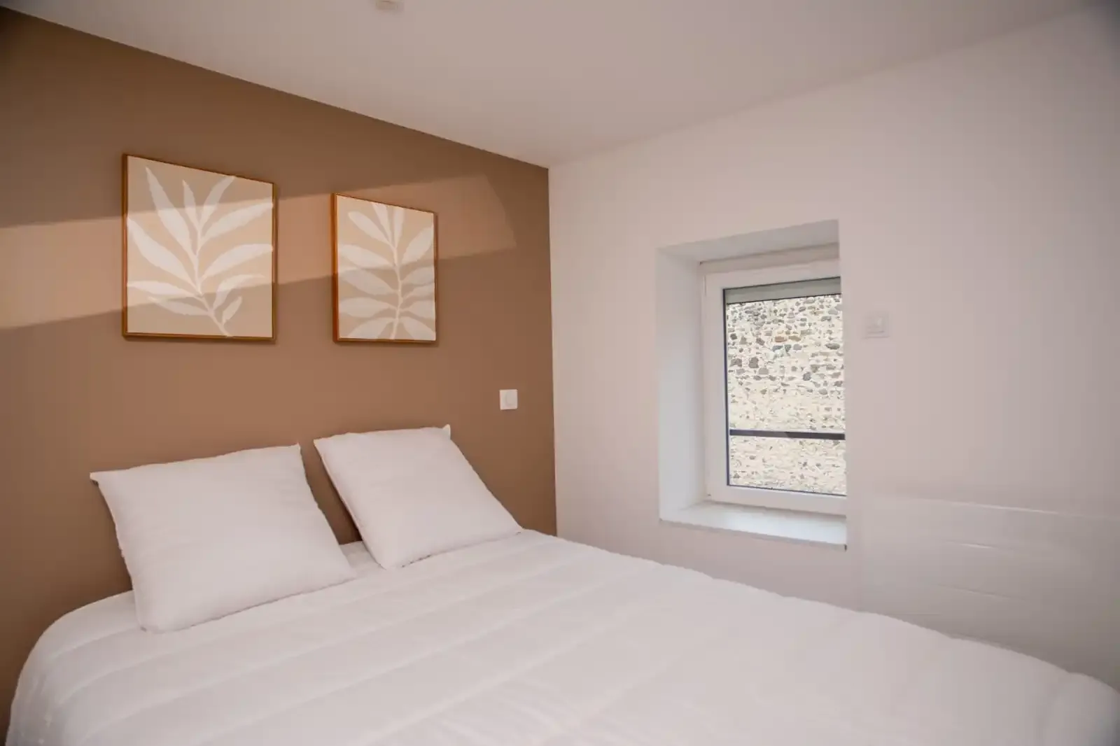 Petite chambre rénovée et décoré